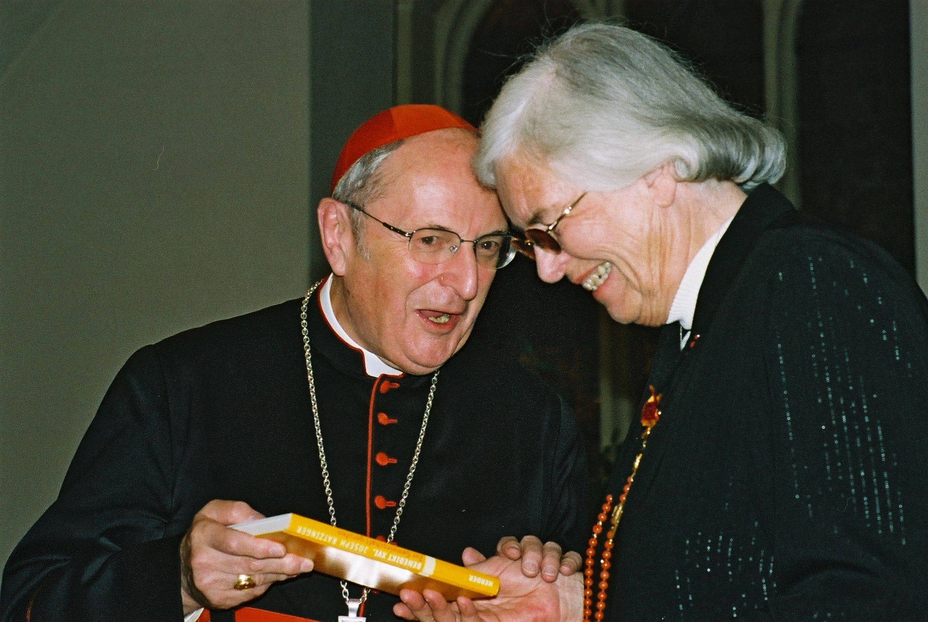 ordensverleihung-durch-kardinal-meisner-foto-dr.schetelig.jpg